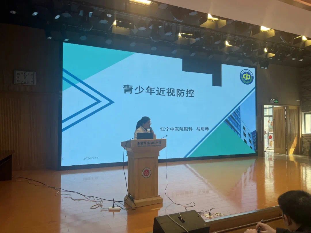 餐厅的招牌&#xA;&#xA;低可信度描述已自动生成
